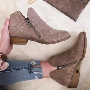 Universal Thread Dylan Zip-up Laser Cut Bootie